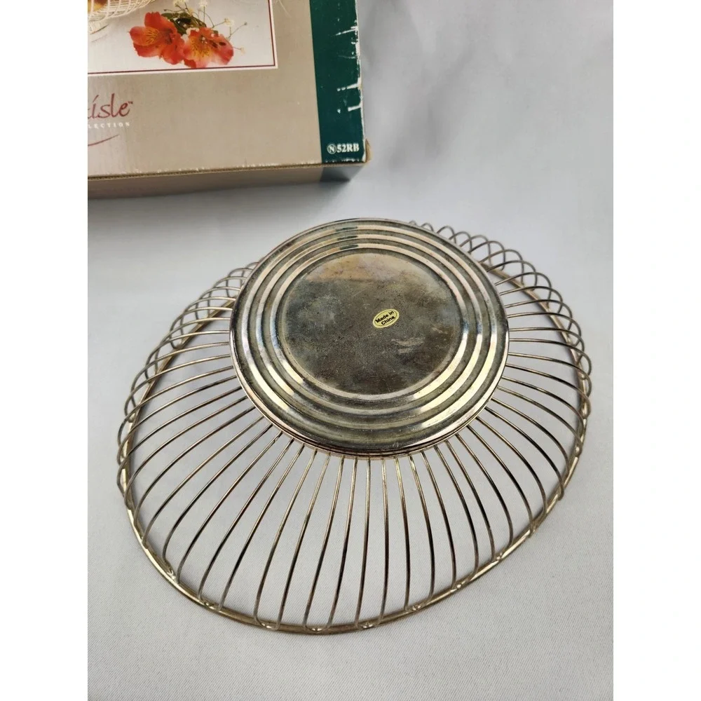 Vintage Main Aisle Collection silver-plated oval wire basket Fruit Display Decor